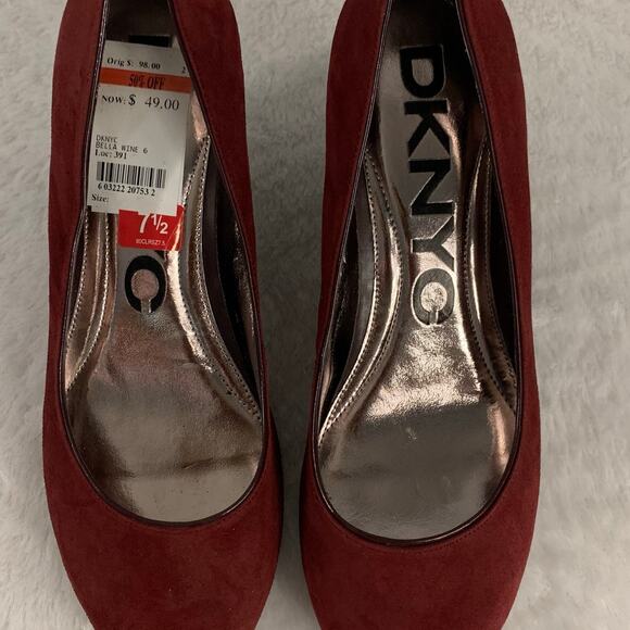 DKNYC Women's Bella Burgundy Suede Wedge Shoes Size 7.5 - Picture 2 of 8